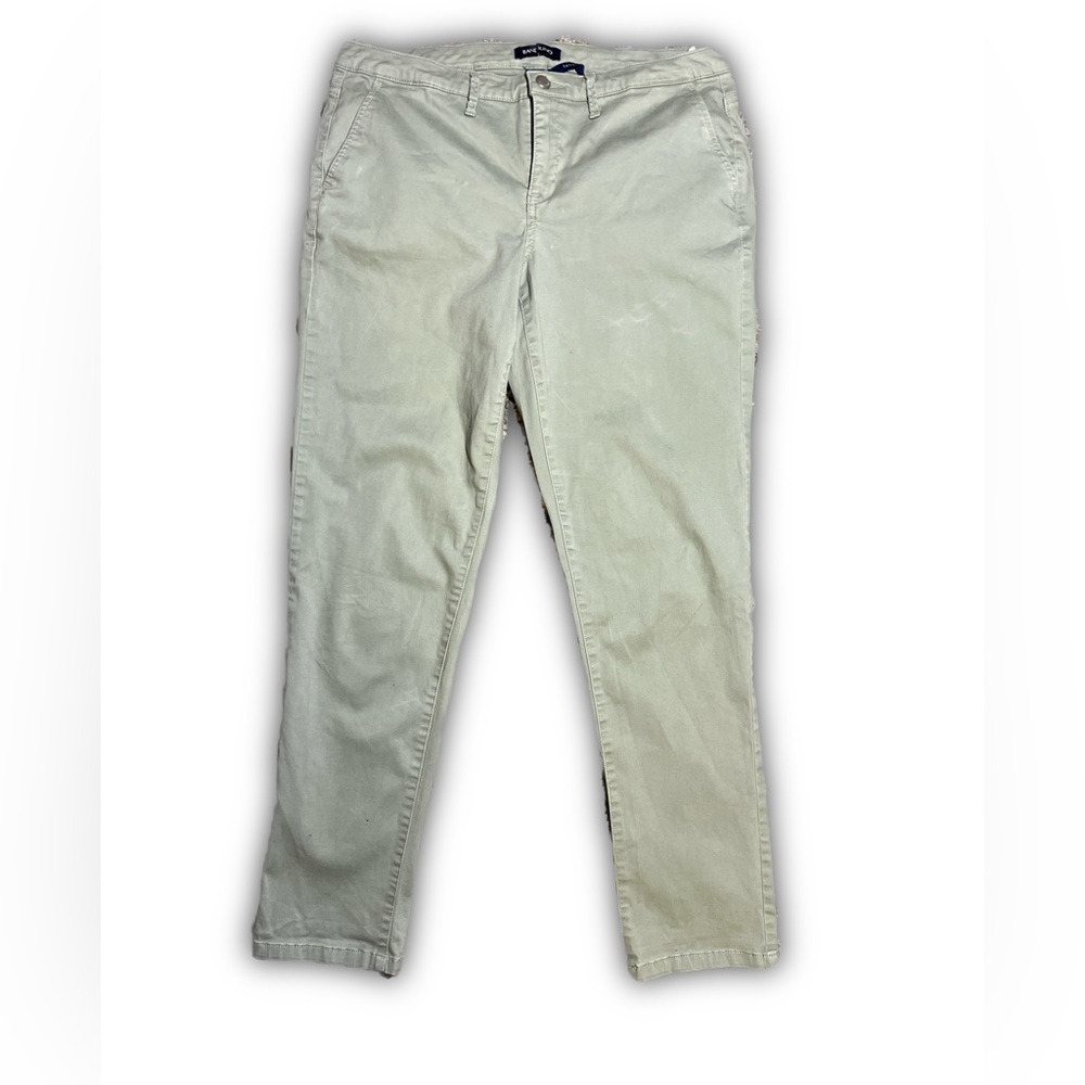 Size 6, Bandolino, light green, khakis, with pockets!